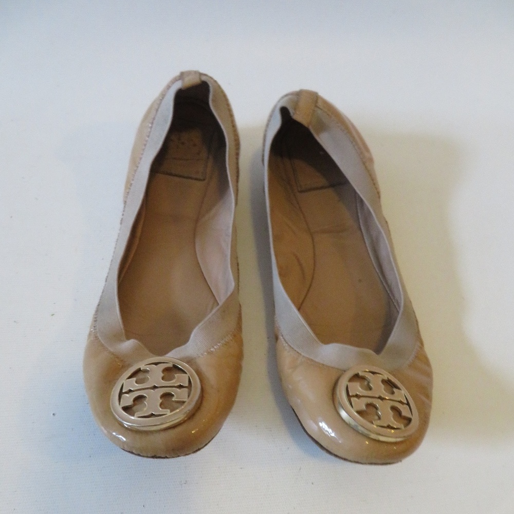 WOMENS TORY BURCH BEIGE PATENT LEATHER FLATS 8.5* - Picture 2 of 5